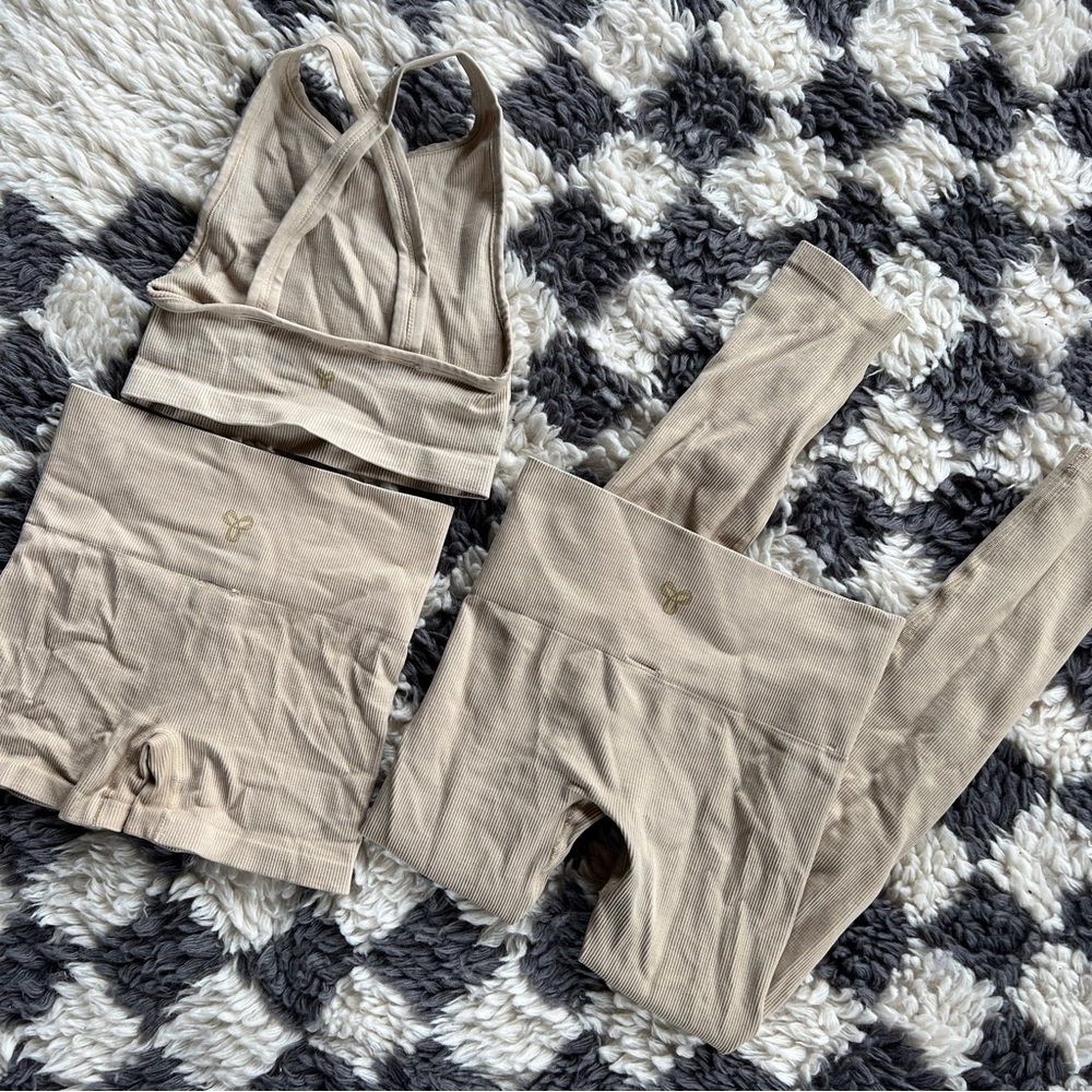 Aritzia TNA tan beige workout set top shorts and leggings